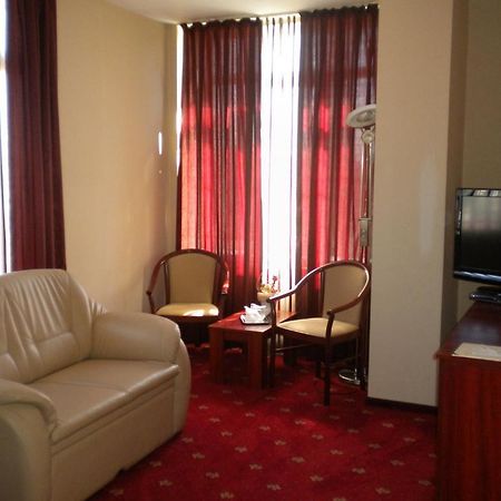 Hotel Ary Клуж-Напока Екстериор снимка
