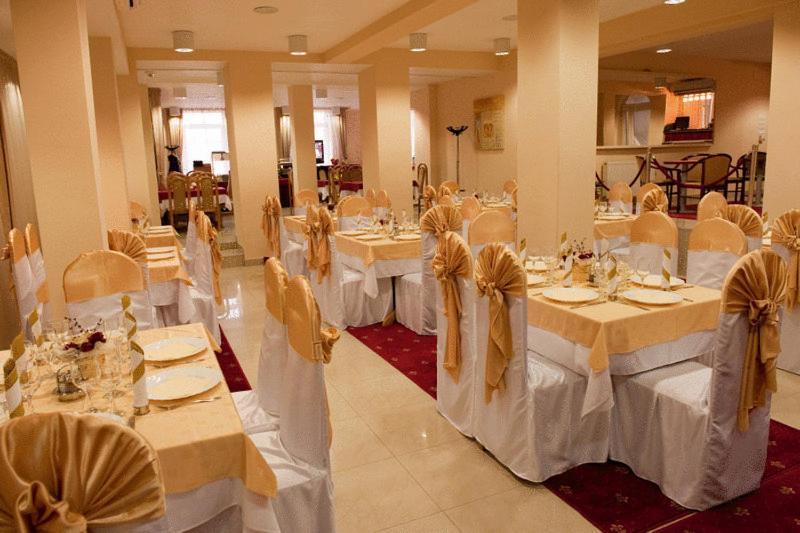 Hotel Ary Клуж-Напока Екстериор снимка