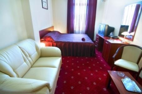 Hotel Ary Клуж-Напока Екстериор снимка