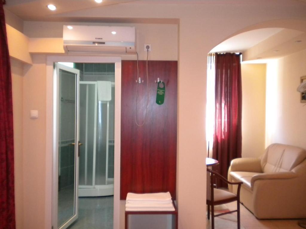 Hotel Ary Клуж-Напока Екстериор снимка